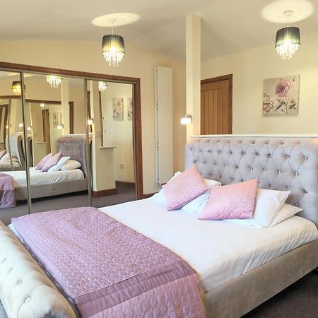 Villa Torridon 1 With Private Hot Tub - Fife - Loch Leven - Lomond Hills- Pet Friendly Kelty Exterior foto