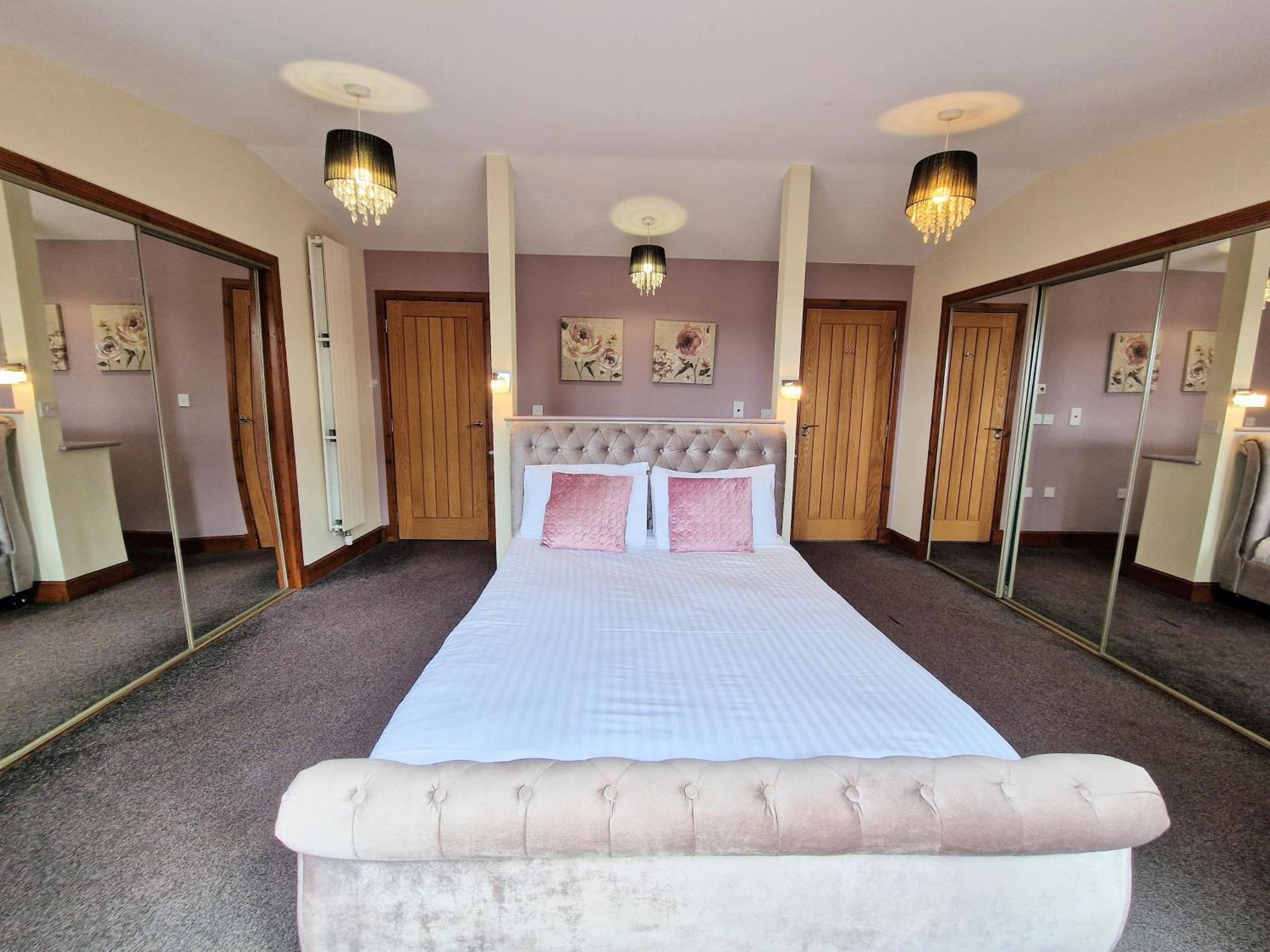 Villa Torridon 1 With Private Hot Tub - Fife - Loch Leven - Lomond Hills- Pet Friendly Kelty Exterior foto