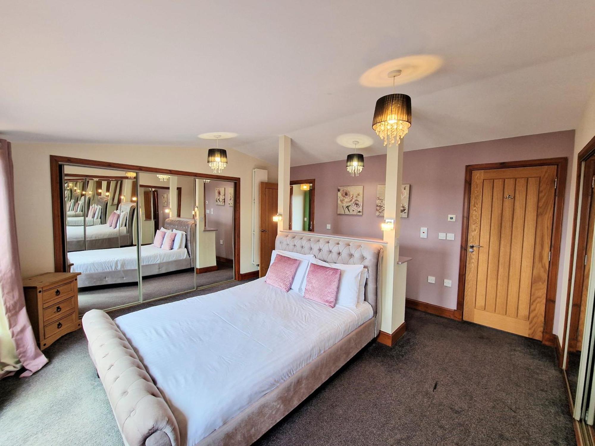 Villa Torridon 1 With Private Hot Tub - Fife - Loch Leven - Lomond Hills- Pet Friendly Kelty Exterior foto