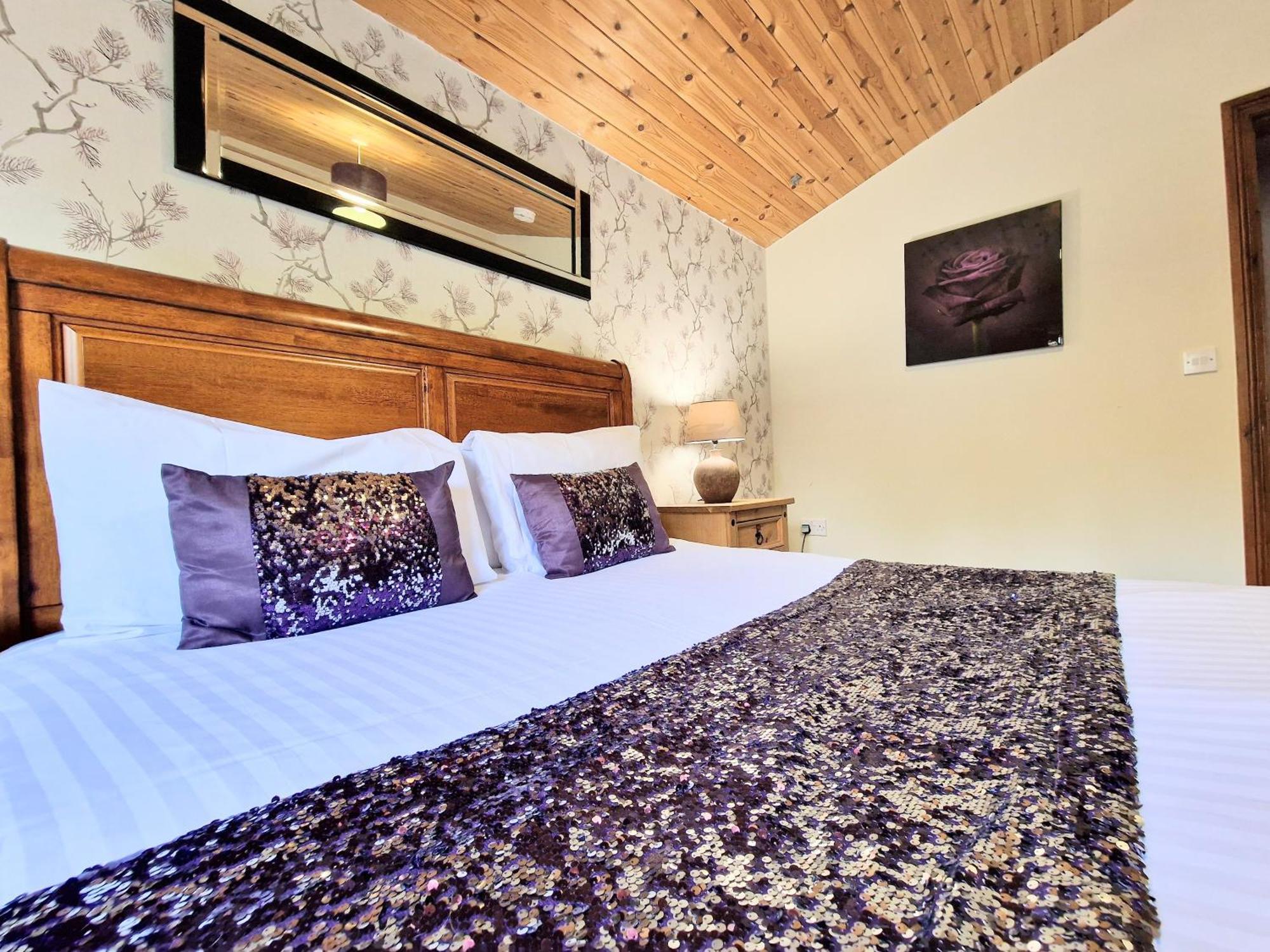 Villa Torridon 1 With Private Hot Tub - Fife - Loch Leven - Lomond Hills- Pet Friendly Kelty Exterior foto