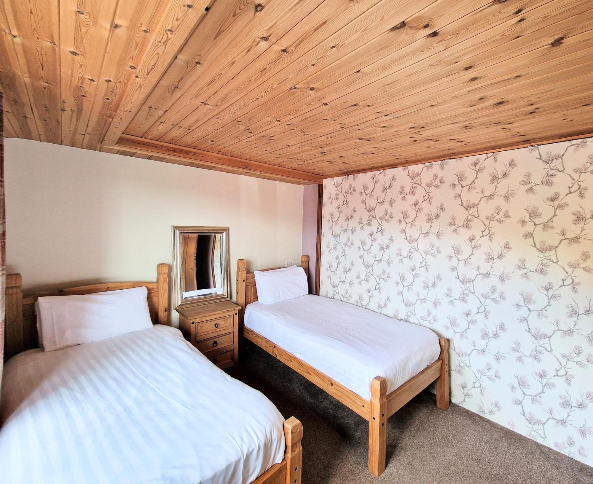 Villa Torridon 1 With Private Hot Tub - Fife - Loch Leven - Lomond Hills- Pet Friendly Kelty Exterior foto